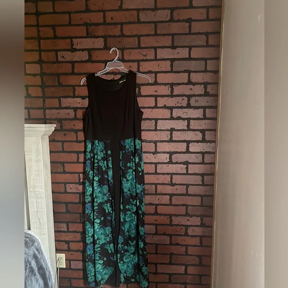 Semi Formal Jumper - Worn 1x at Formal Night on a Cruise. - Picture 1 of 3